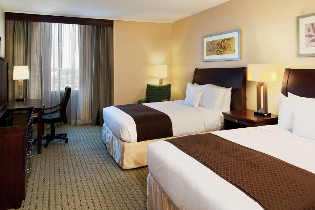 Doubletree By Hilton Hotel & Executive Meeting Center Omaha-Downtown חדר תמונה