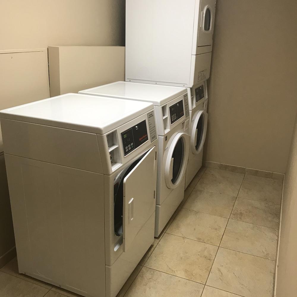 Doubletree By Hilton Hotel & Executive Meeting Center Omaha-Downtown מראה חיצוני תמונה