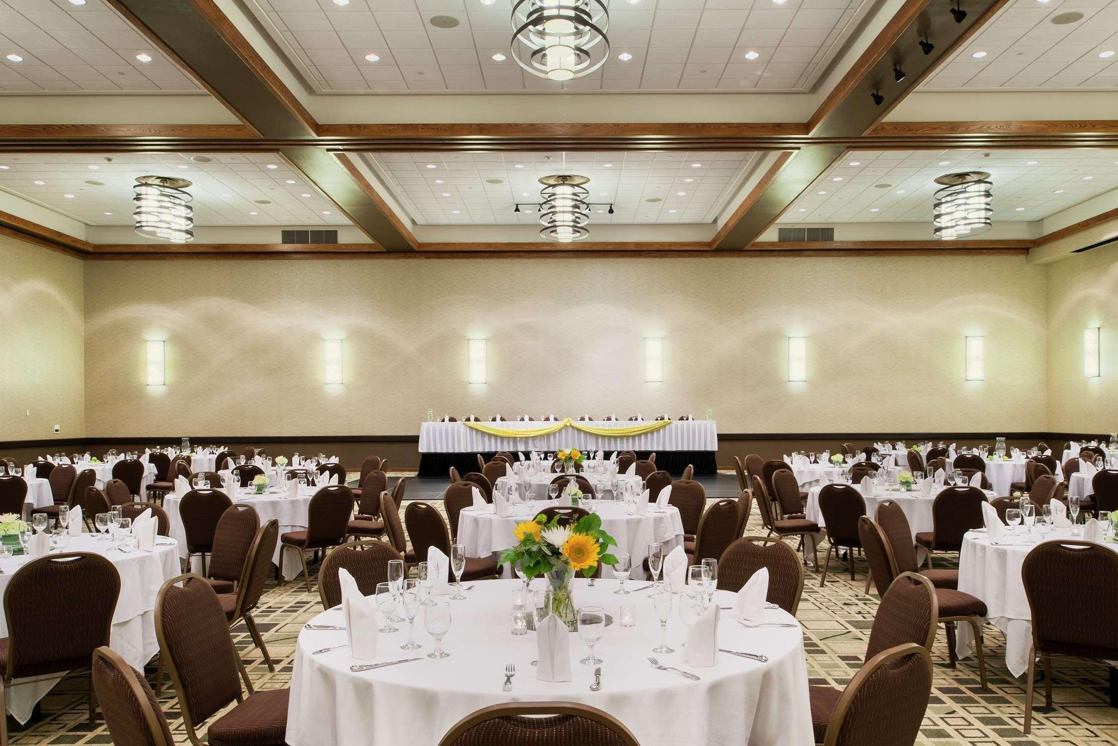 Doubletree By Hilton Hotel & Executive Meeting Center Omaha-Downtown מסעדה תמונה