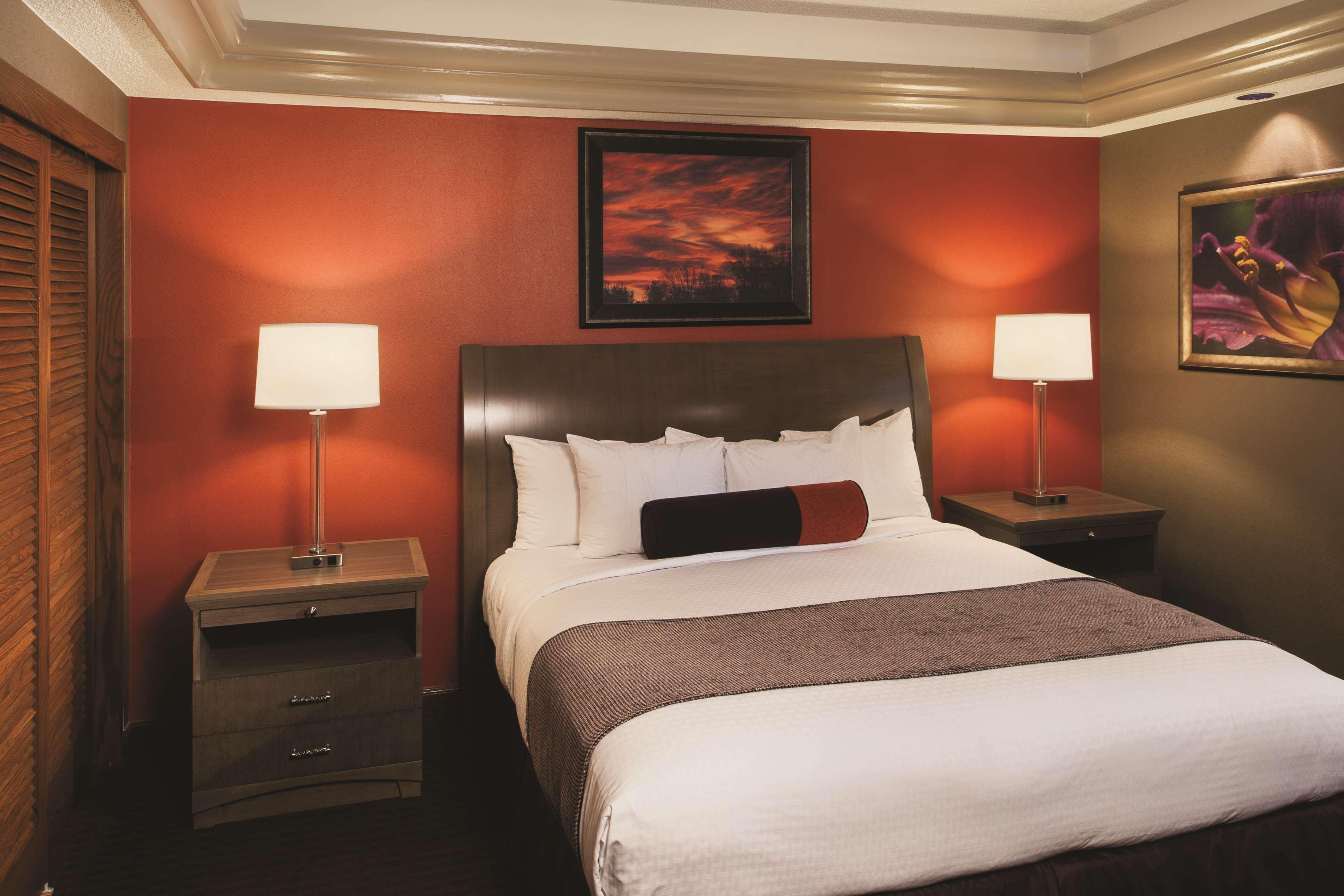 Doubletree By Hilton Hotel & Executive Meeting Center Omaha-Downtown מראה חיצוני תמונה