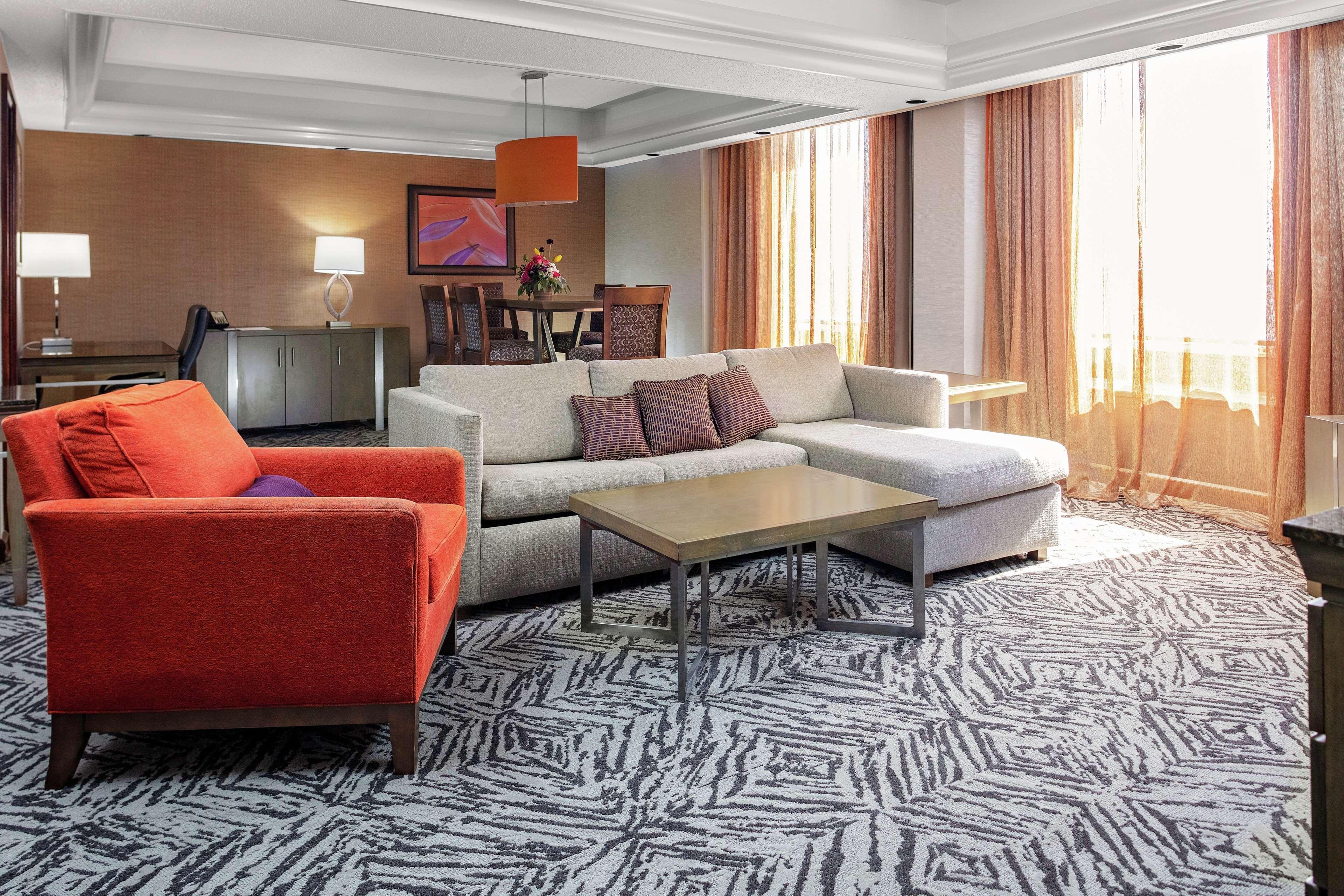 Doubletree By Hilton Hotel & Executive Meeting Center Omaha-Downtown מראה חיצוני תמונה