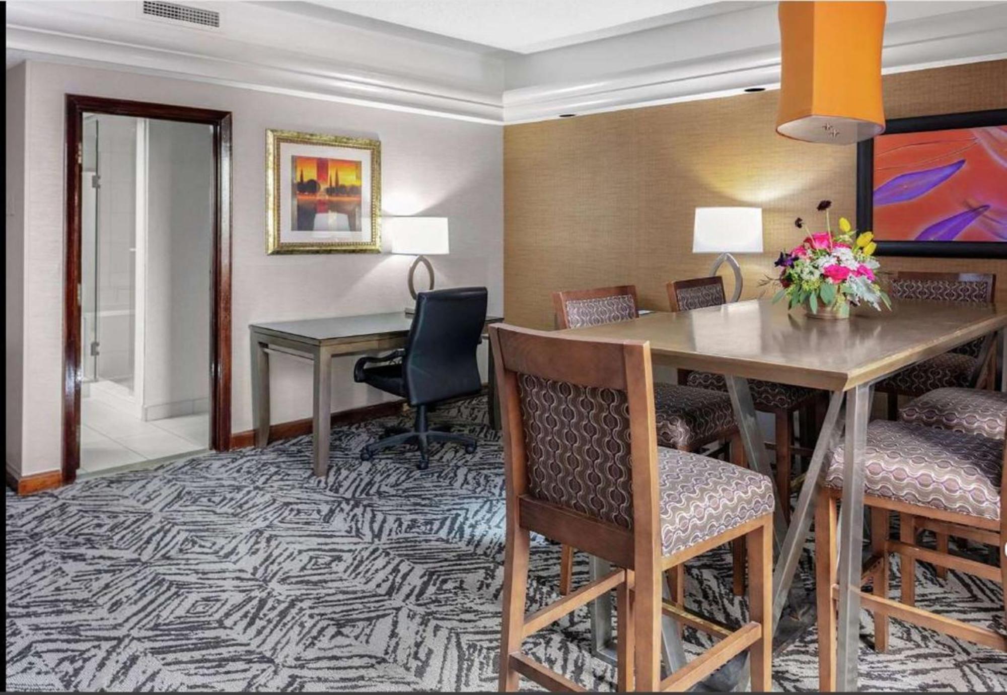 Doubletree By Hilton Hotel & Executive Meeting Center Omaha-Downtown מראה חיצוני תמונה